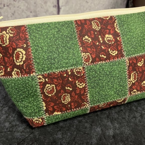 Medium Handmade Quilted Cosmetic Bag - Picture 2 of 8